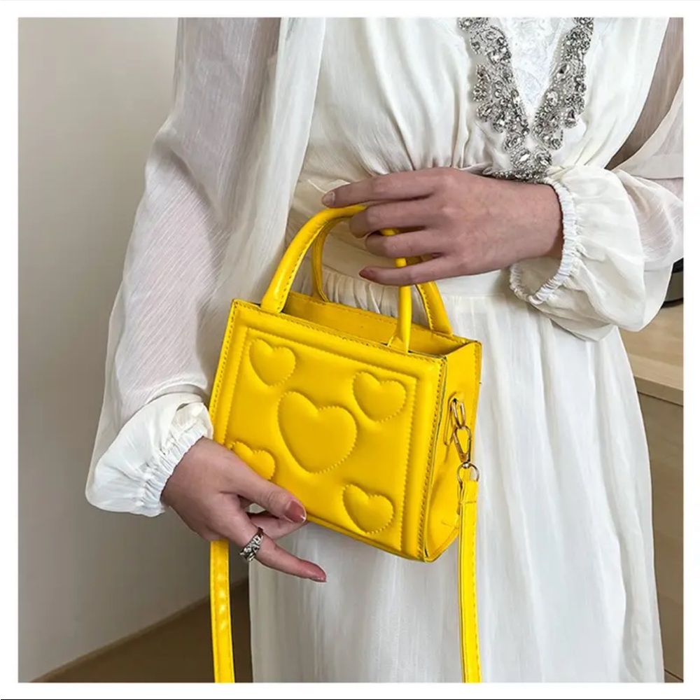 Quilted Heart Small Crossbody/Clutch Bags-NEW - Picture 5 of 9